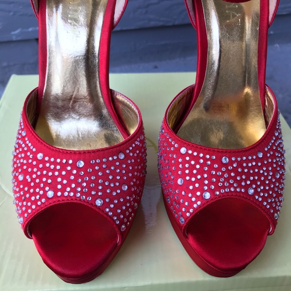 Sexy Red Satin Platform Heel Pumps with Rinestones - Picture 3 of 8
